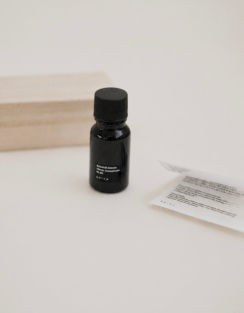 苔と花瓣　 - Botanical Essence Oleum Aromaticum